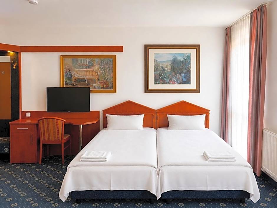 Hotel Hoyers 24h Check-in,Pinneberg, Free Parking and WiFi