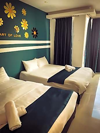 Family Deluxe With Window