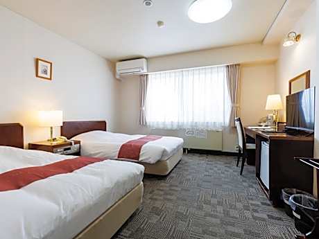 Superior Twin Room with City View