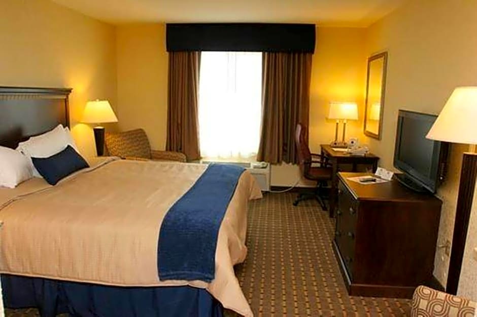 Holiday Inn Express and Suites Allentown West