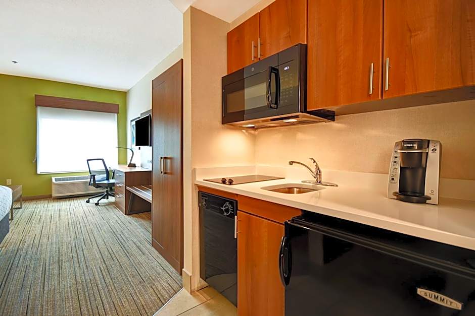 Holiday Inn Express Middletown/Newport By IHG