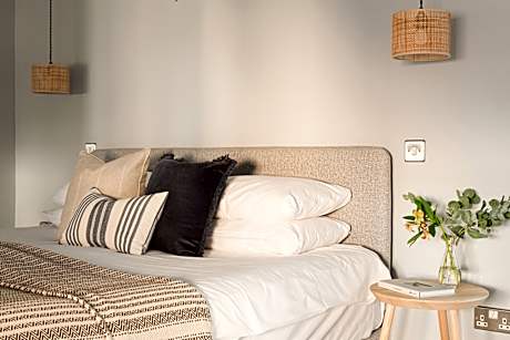 Deluxe Apartment (number 6)