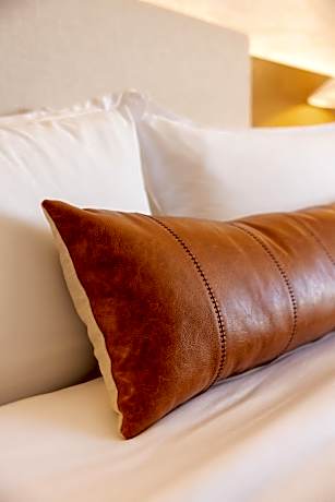 Deluxe King Room - Disability Access