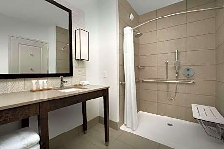 Premium King Room - Accessible/Non-Smoking