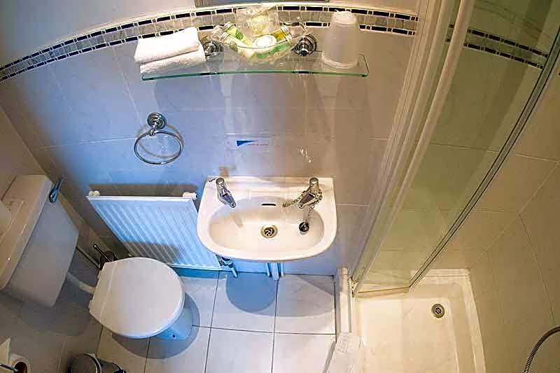 The Coast Yard B & B and Garden Chalets