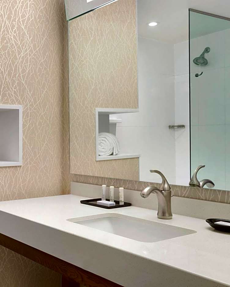 Courtyard by Marriott Toronto Mississauga/West