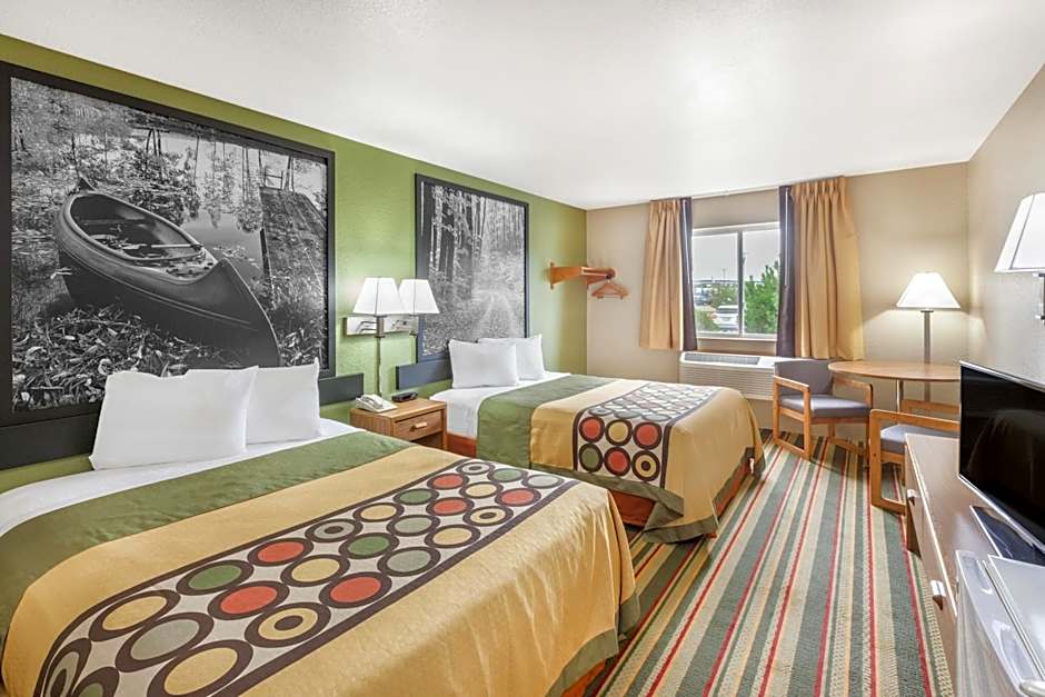 Super 8 by Wyndham Grayling