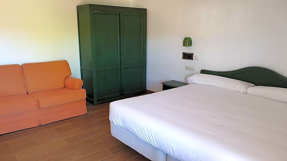 Sabiñanigo Camp & Hotel