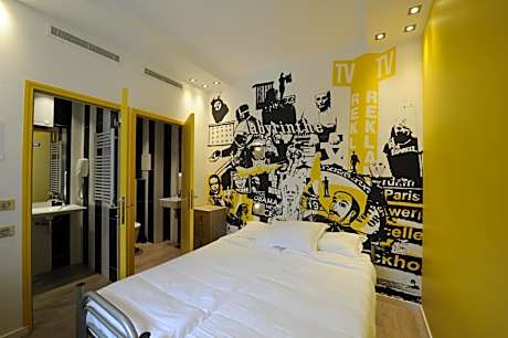 Twin Room with Shower