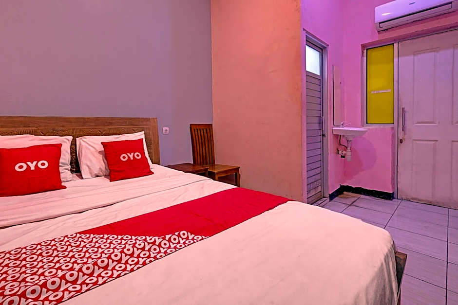 OYO Life 92877 Hotel Rainbow 7296