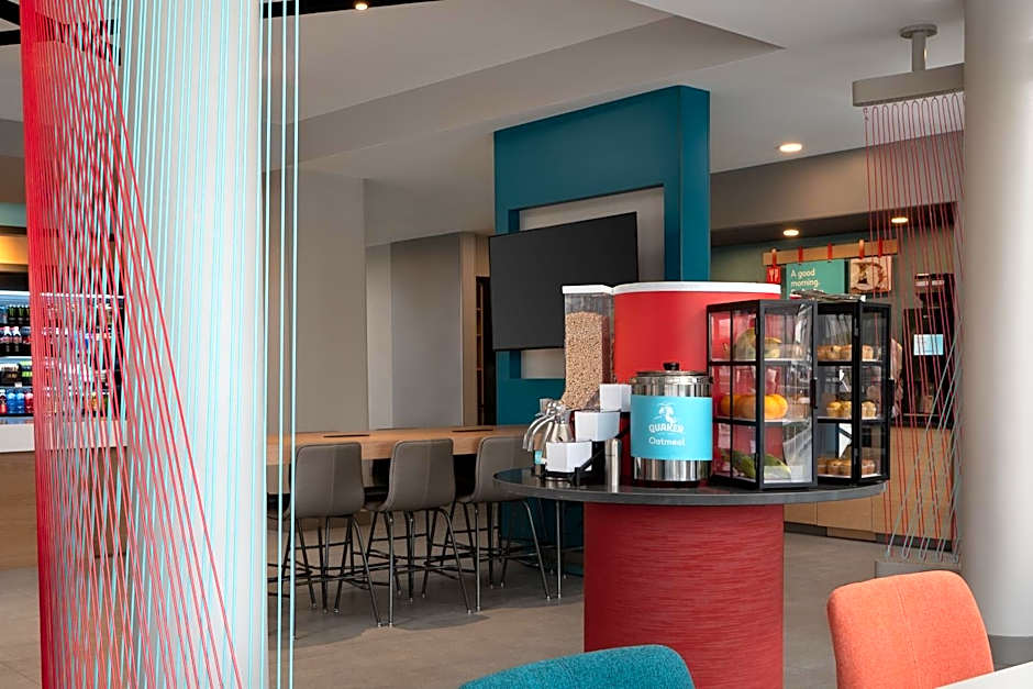 avid hotel Oak Creek By IHG