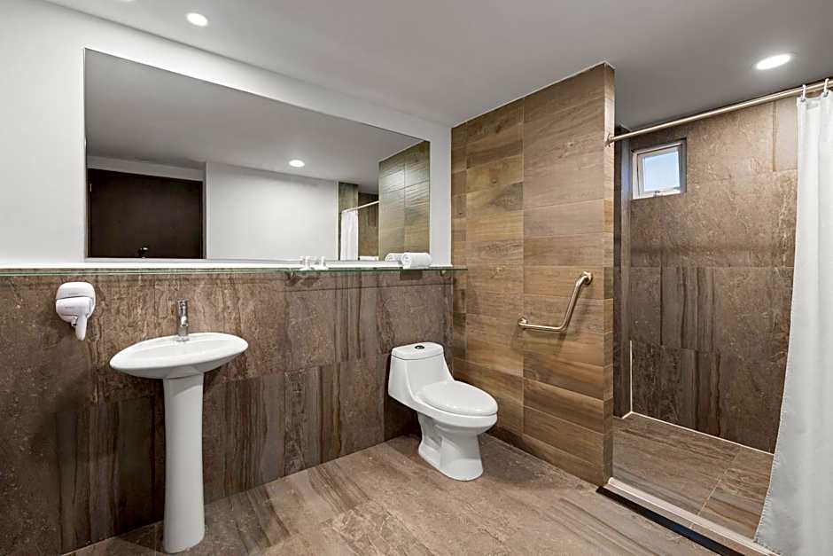 Ramada by Wyndham Tampico Centro