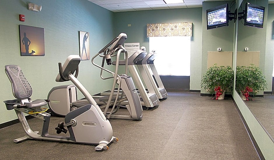 Holiday Inn Express & Suites - Cleveland Northwest By IHG