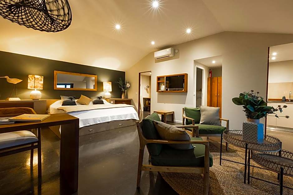 Photo 1 of 16 of Deluxe Suite, Sea View