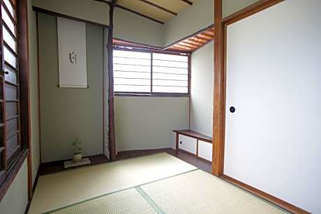 Sakura Japanese Style Room with Shared Bathroom