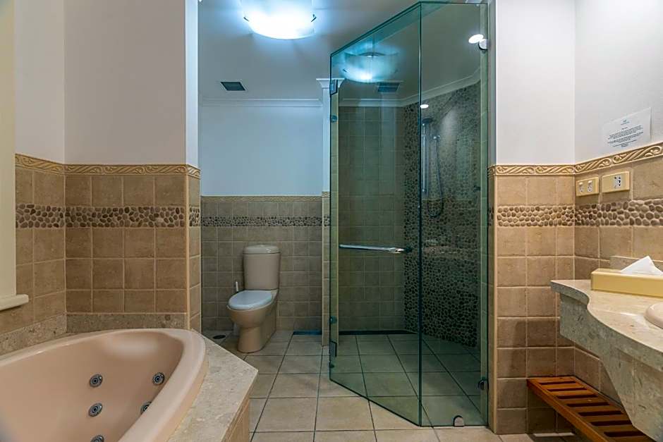 Harrington River Lodge