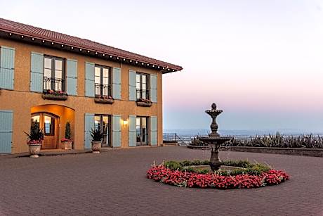 Black Walnut Inn & Vineyard