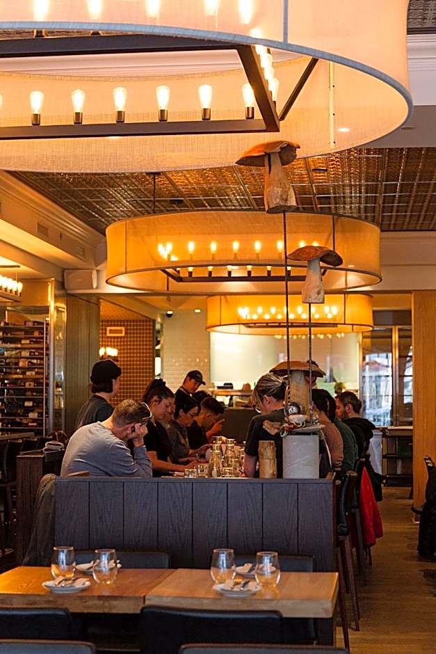 Manoir Victoria Hotel