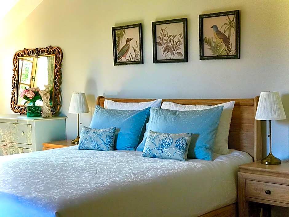 Les Cèdres du Linard, Chambres d'Hôtes B&B Near Lascaux, Montignac, Sarlat-la-Canéda, Dordogne