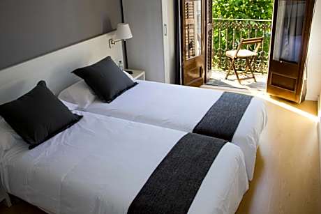 Twin Room with Balcony