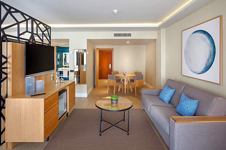 Photo 1 of 5 of Suite