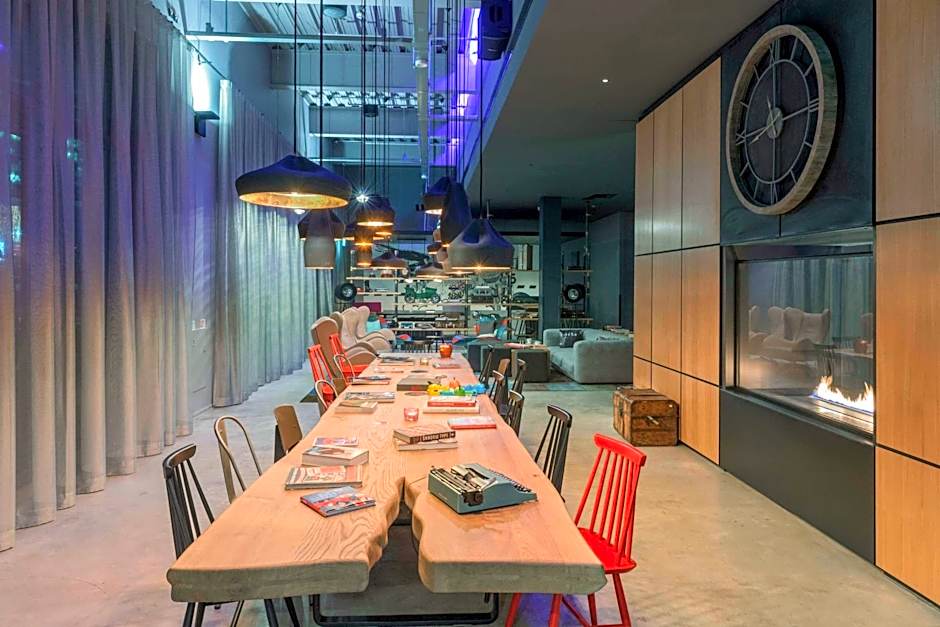 Moxy by Marriott London Stratford