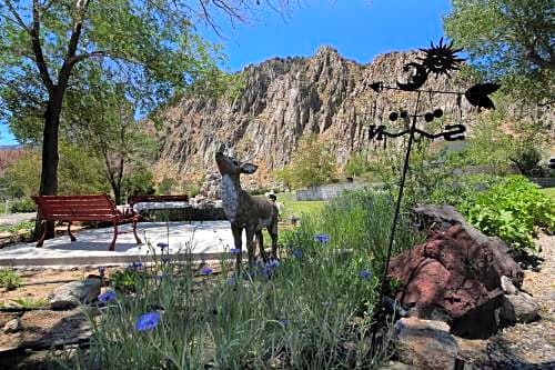 Meadowcliff Lodge Coleville