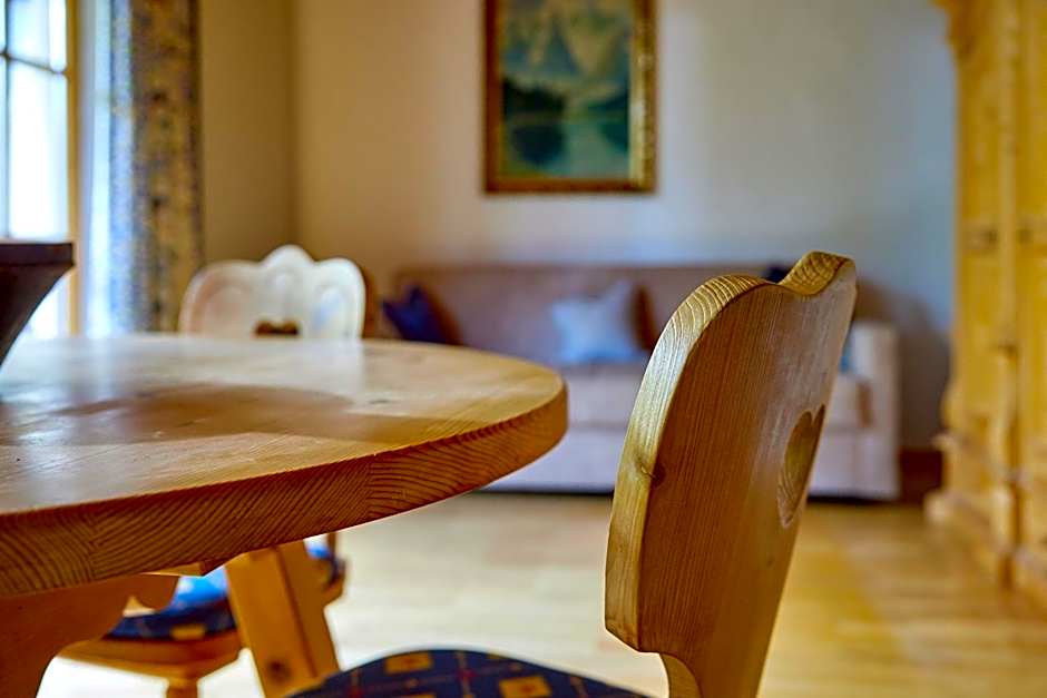 Alt Montafon Hotel Appartements by Pferd auf Wolke