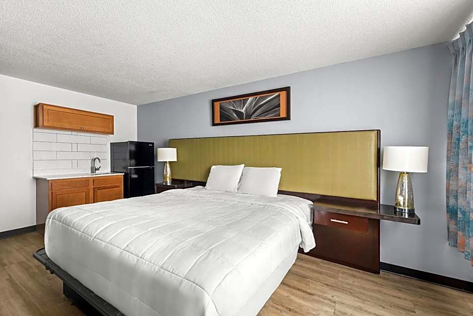 Suburban Studios Fairborn - Dayton