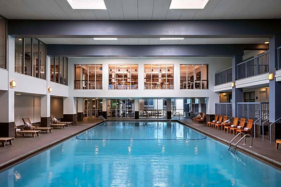 Renaissance by Marriott Minneapolis Bloomington Hotel