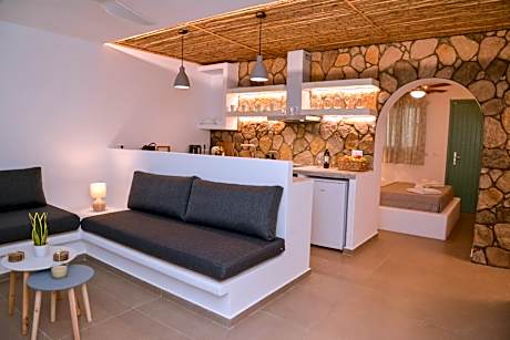Mylopetra Milos Suites