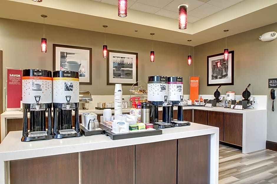 Hampton Inn & Suites Greenville Airport