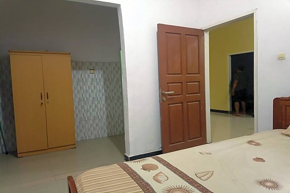 Hotel O Penginapan Annisya Near SMA Negeri 2 Mataram