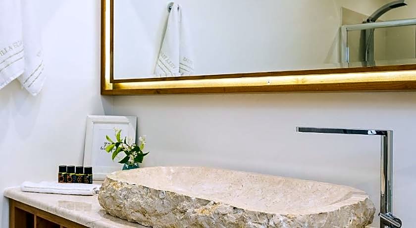 Elias Seafront Luxury Villa