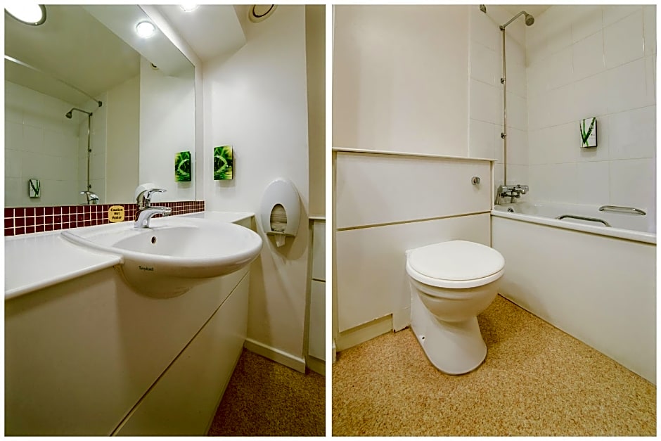 OYO Lakeside Haydock Hotel St Helens