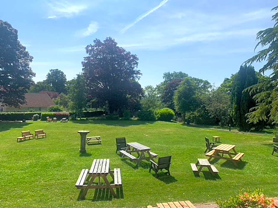 OYO Dunmar House Hotel