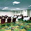 Holiday Inn Hotel & Suites Warren