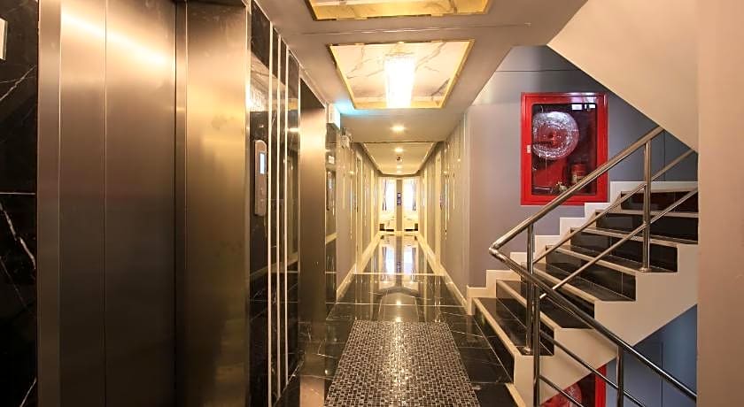 Pratunam Atrium Hotel