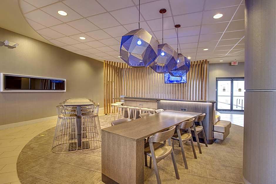 SpringHill Suites by Marriott Lawrence Downtown