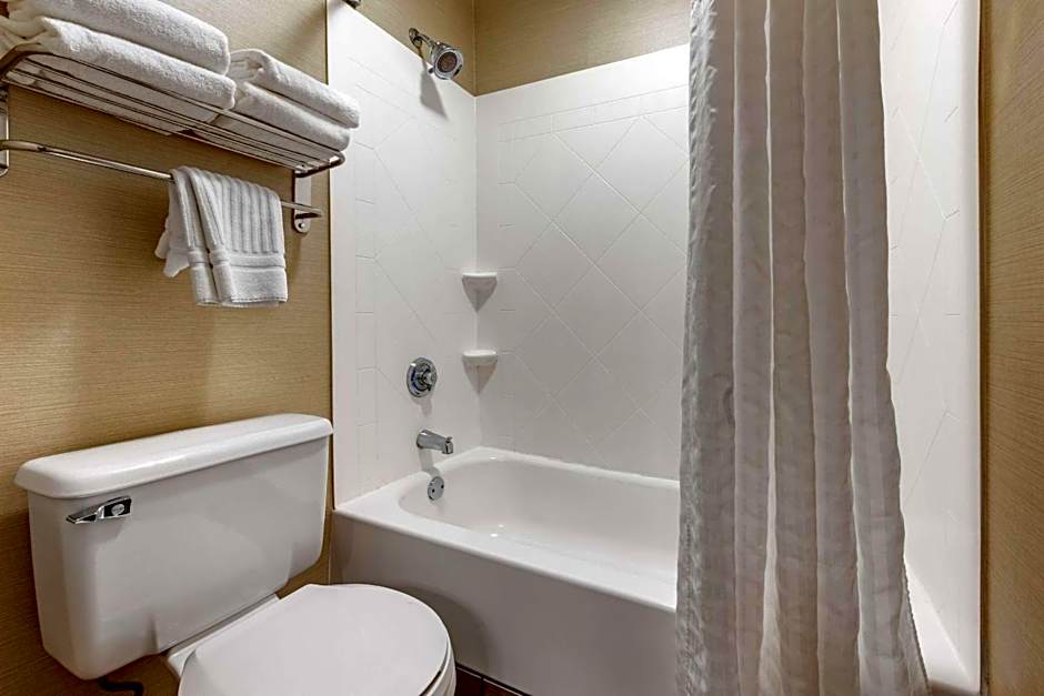 Comfort Inn & Suites Butler