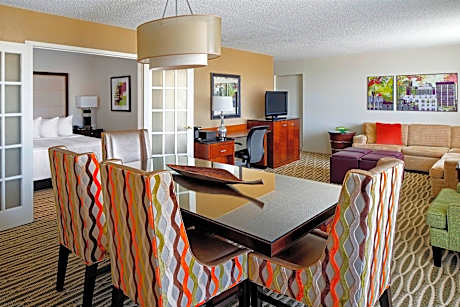 One Bedroom Suite, Concierge Lounge Access, 1 Bedroom Executive Suite, 1 King