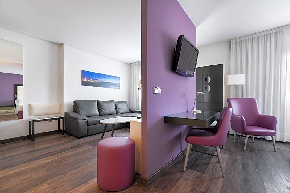 Photo 1 of 7 of Suite