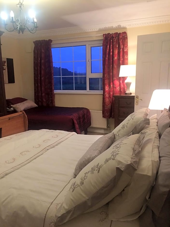 Hillcrest farmhouse Bed & Breakfast