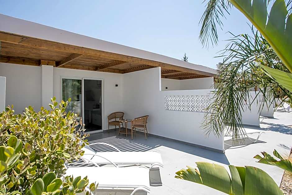 Calma Luxury Studios & Suites