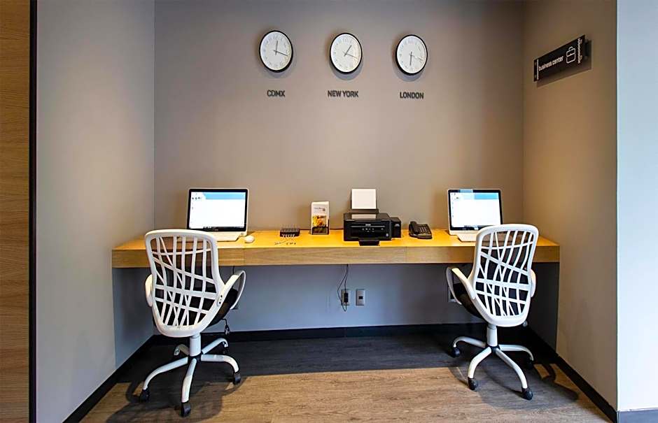 Hotel MX aeropuerto CDMX Trademark Collection by Wyndham