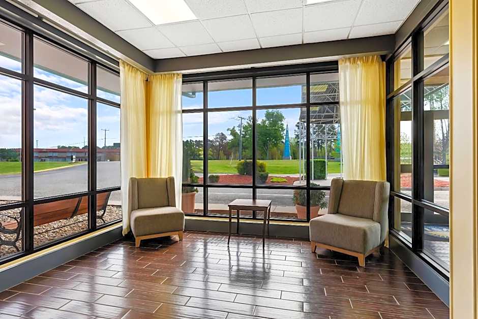 Days Inn by Wyndham Petersburg/South Fort Lee