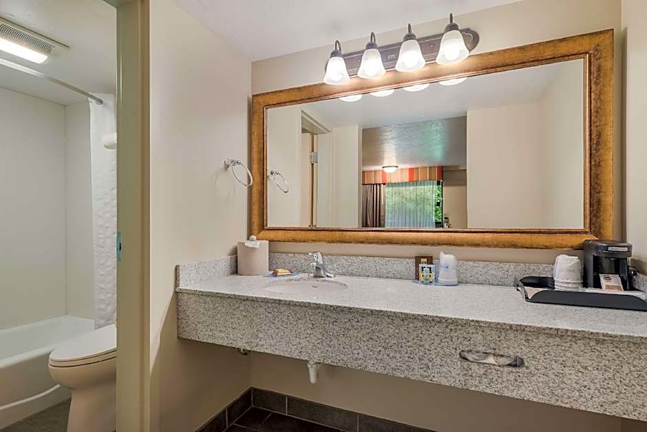 Best Western Town And Country Inn