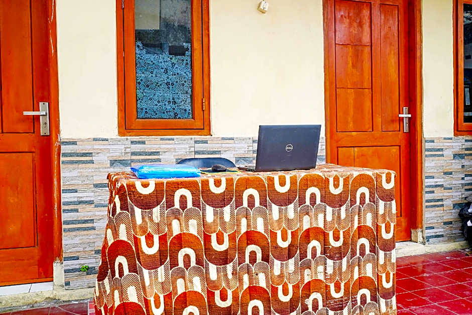 SPOT ON 91638 Anna Homestay Syariah