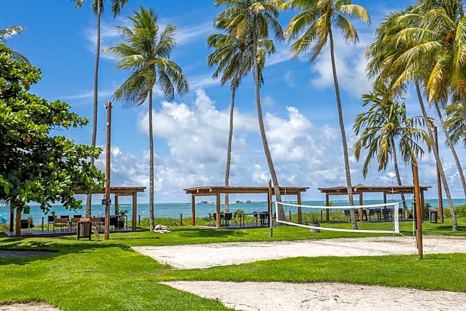 Flats, Apartamentos e Bangalôs na Praia dos Carneiros, ao lado da Igrejinha de São Benedito