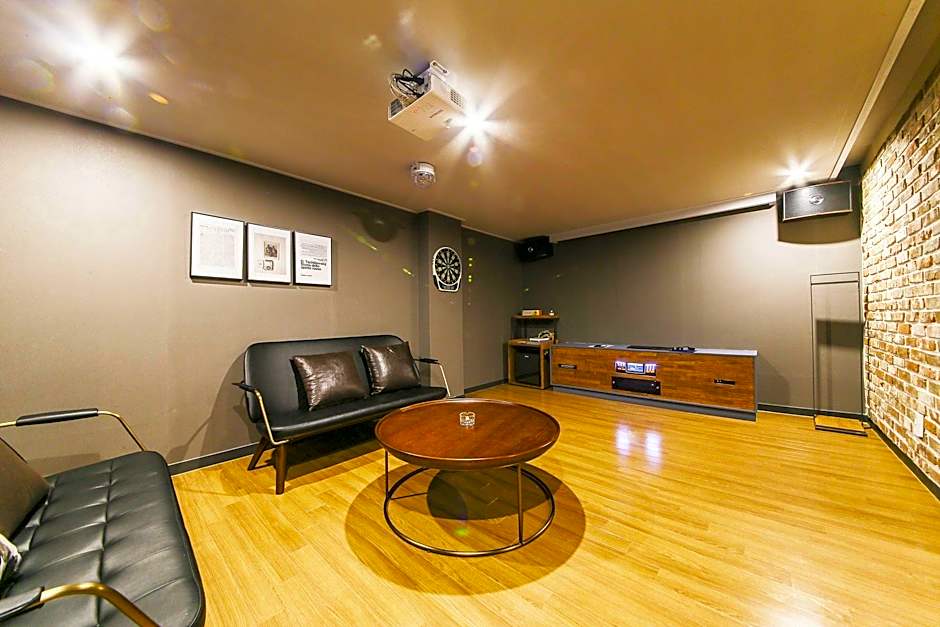 Changwon Brown-dot Hotel Myeongseo